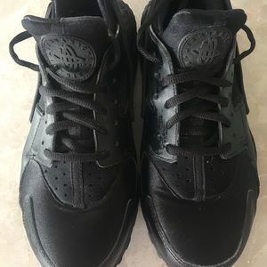 Women's Nike Air Huaraches Running Shoes Size 8.5